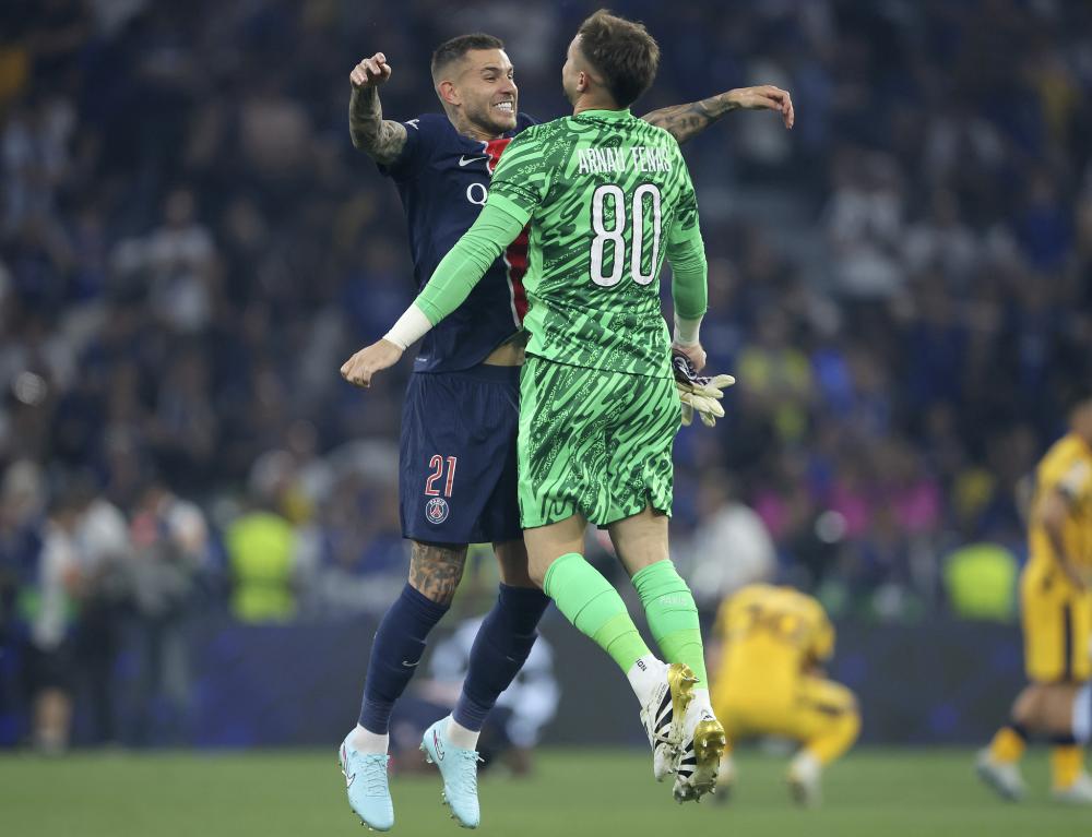 格策：梅西是我的偶像！给穆勒的建议是赛前别放狠话！